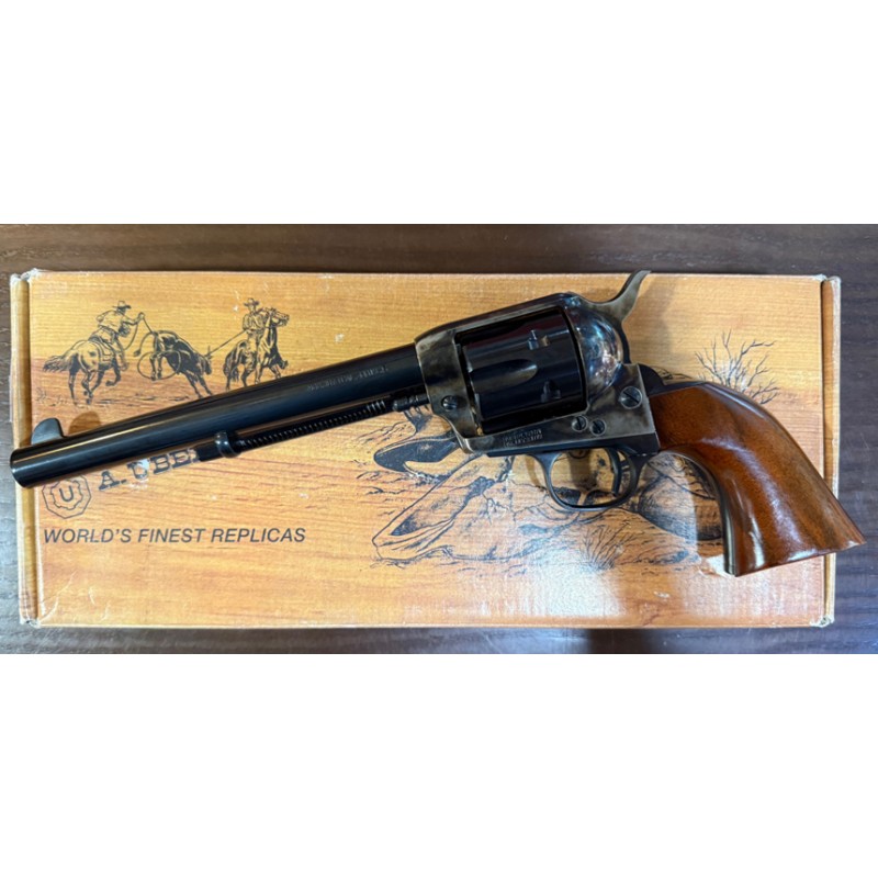 Uberti Cattleman 44-40 7 1/2" Libro de Coleccionista Segunda Mano Impecable